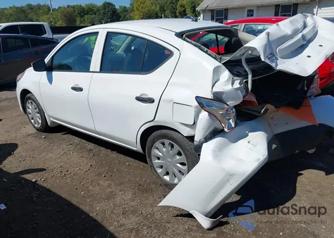 2016 Nissan Versa 1.6 S z USA, uszkodzony, nr VIN 3N1CN7APXGL858305